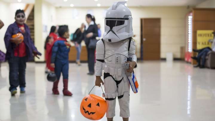 ¿Cuándo se Piden Dulces en México, en Halloween o Día de Muertos? Sal por tu Calaverita Este Día