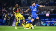 Cruz Azul viene de atrás para vencer al América 2-1 y despojarlo del subliderato