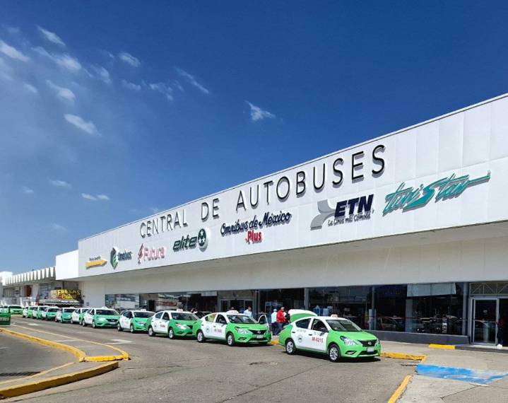 Suspenden corridas a Guanajuato y Morelia en la Central de Autobuses de Irapuato por bloqueos carreteros