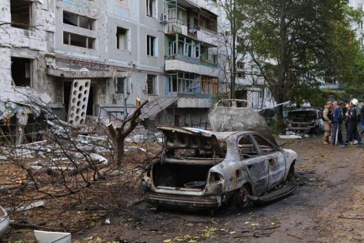 At least 5 dead in large-scale  nighttime Russian strike on Ukraine