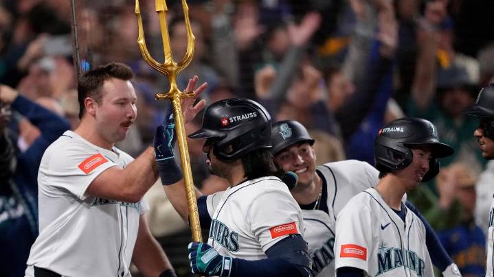 Mariners a win from first World Series, beat Blue Jays behind Suárez's grand slam for 3