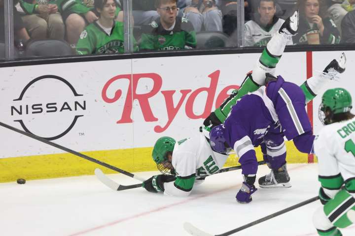GameCenter live: No. 10 UND at No. 19 St. Thomas