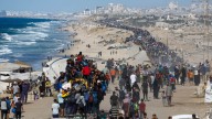 Israel Dice que Derrotó a Hamás mientras Palestinos Desplazados Vuelven a Gaza por Alto al Fuego