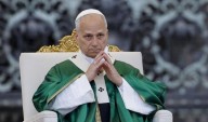 Papa León XIV lamenta resurgir del "odio antisemita" y pide perseverar en negociaciones de paz en Gaza