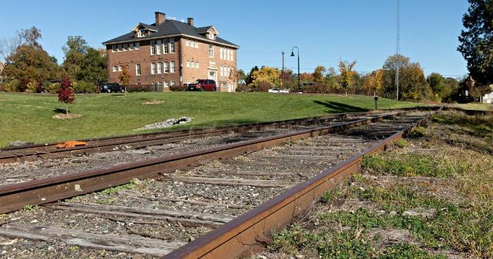 VDOT study: Adding trail beside rail more complex than trail alone