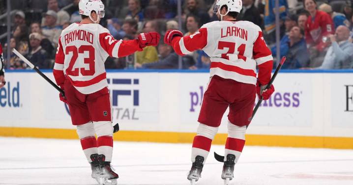 Dylan Larkin scores twice to help Red Wings beat Blues 5