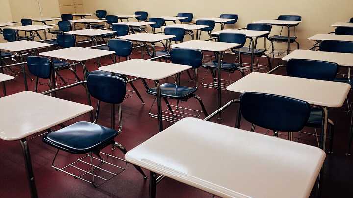 Illinois school superintendent shared student vaccine records: court docs