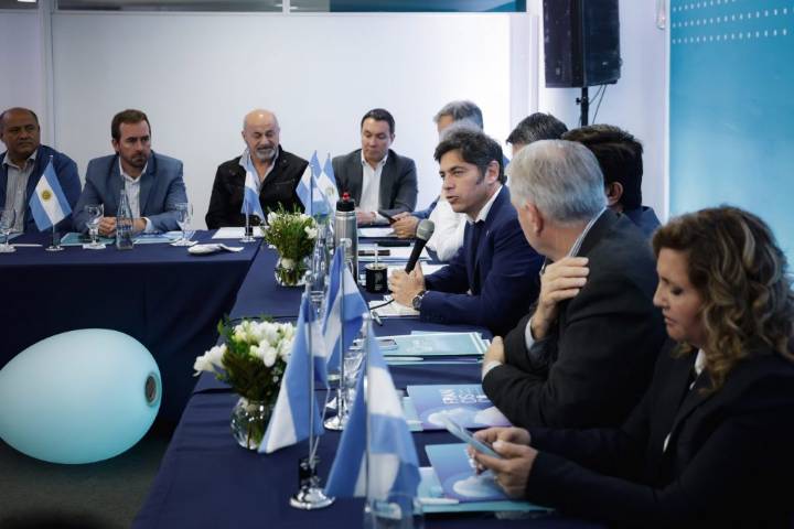 Kicillof respaldó a los intendentes en plena campaña: “Juegan un papel fundamental”