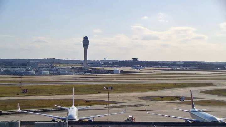 Ground stop at Atlanta's airport lifted after tower evacuated