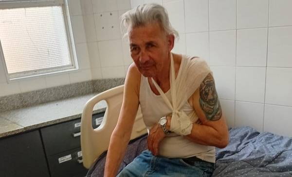 "Volé como un misil": un jubilado relató los golpes de la policía