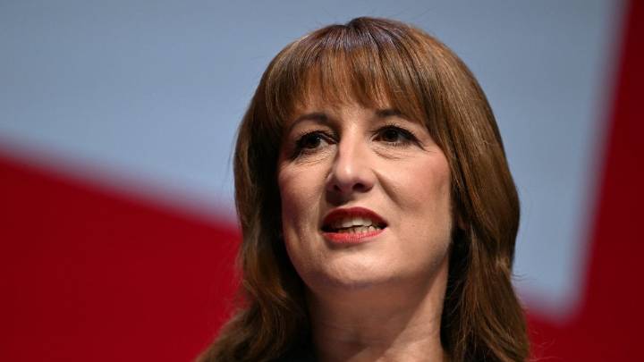 Surge in people making ‘risky’ move of withdrawing pension cash ahead of Budget