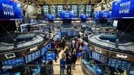 Wall Street rebota tras su peor rueda desde abril luego de que Donald Trump moderara amenazas a China