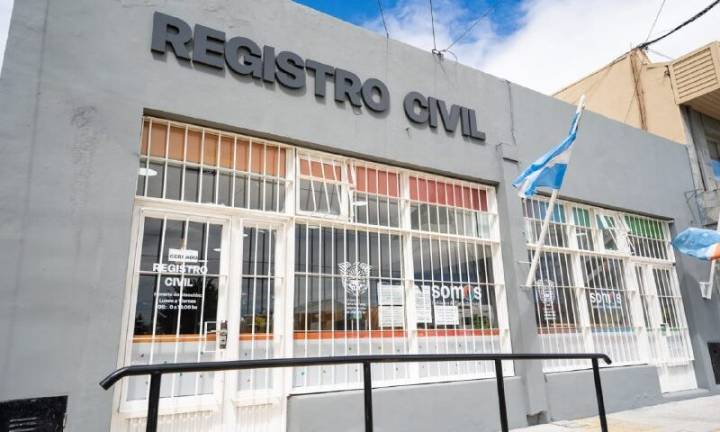 El Registro Civil abrirá este domingo para el retiro de DNI
