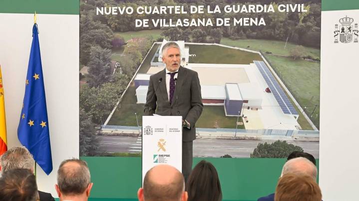 Marlaska viaja a Argelia para reforzar la cooperación y frenar la llegada de pateras a Baleares
