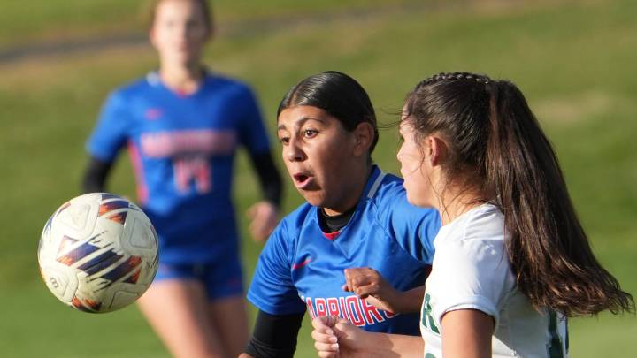 N.H. girls soccer: Winnacunnet stays focused after adversity, advances