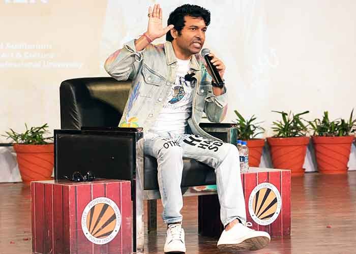 Comedian Chandan Prabhakar Inspires LPU Students with Humor and Heart