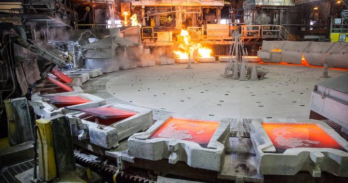 Cobre cierra en récord histórico, bordea los US$5 y podría sumar más de US$2.000 millones al fisco en 2026 si mantiene estos niveles