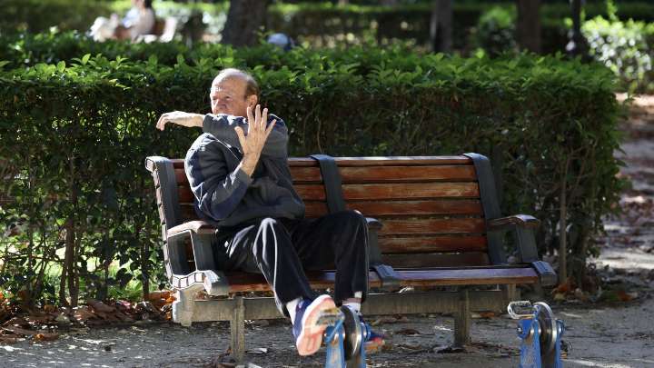 Un sistema de pensiones de cuentas nocionales elevaría la jubilación a los que más cotizan y más tiempo, y reduciría el gasto un 40%