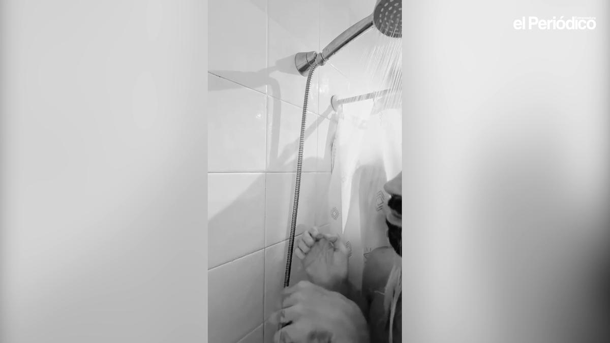 Franco Deluxe, influencer de Cáceres, sorprende con una parodia de ‘Psicosis’ por Halloween: "Grabé este vídeo en un hotel antiguo de Torremolinos, aquella cortina de ducha me dio la idea"