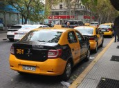 Una app de viajes apoya el reclamo de taxis y remises para integrarse al nuevo sistema
