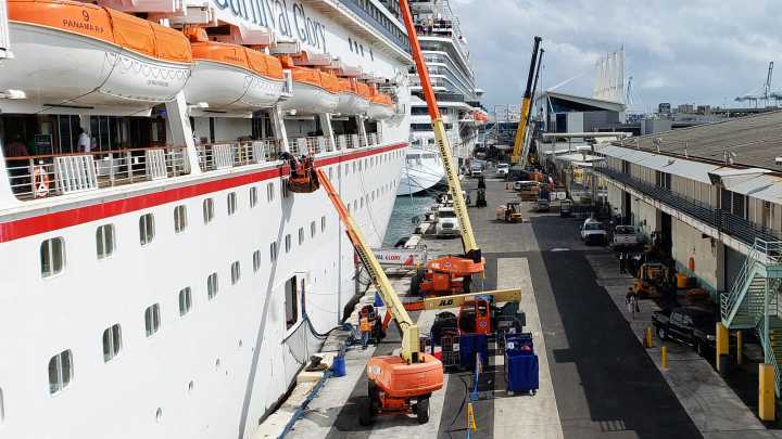 Carnival Cruise Line Clarifies What It Does With Uneaten Food, Signs "First