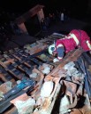 Bomberos extinguen un incendio en el tejado de una vivienda en Peñarrubia