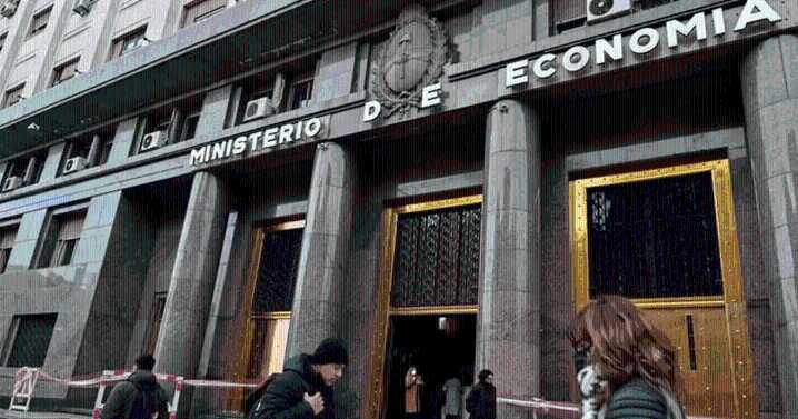 El Gobierno anuncia recompra de deuda en moneda extranjera con apoyo de JP Morgan y organismos multilaterales