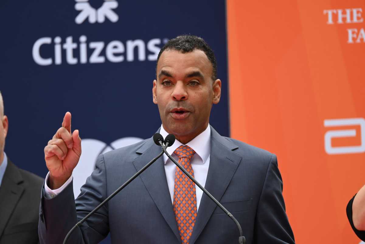 NYC MARATHON: Finish line in Central Park is ready for runners after painting ceremony