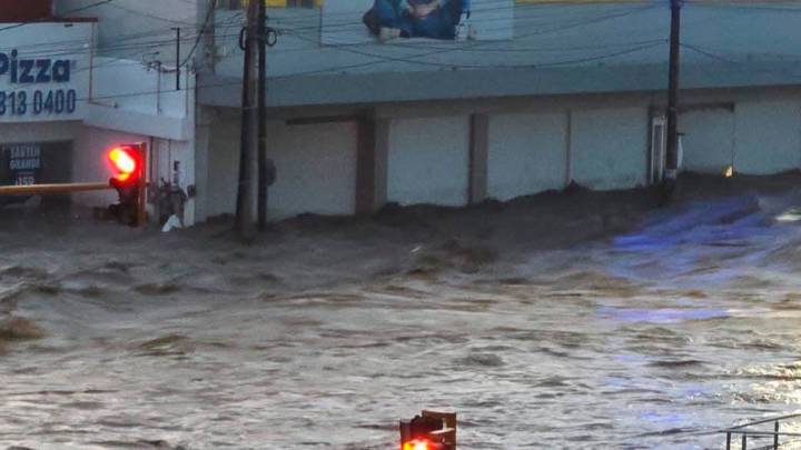 ‘Priscila’ y ‘Raymond’ dejan caos y tragedia en varios estados de México; reportan 29 decesos