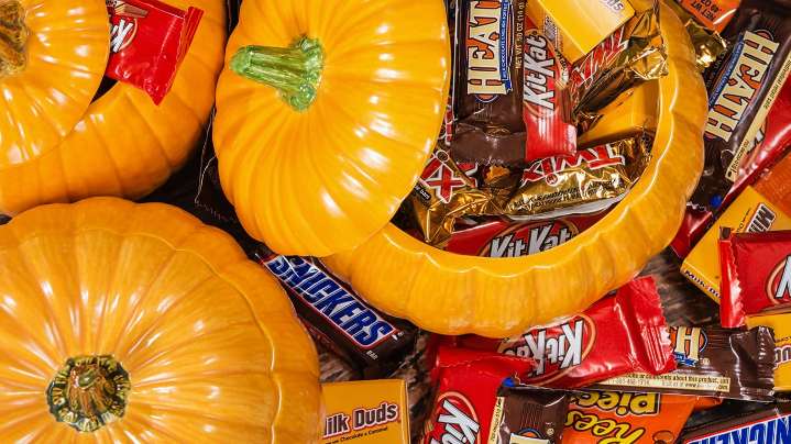 Here’s who sells the cheapest Halloween candy in Arizona