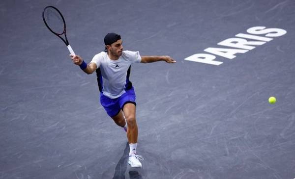 Cerúndolo y Carabelli ganaron en su debut en el Masters 1000 de París