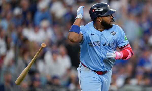 Toronto evens World Series 6-2 with Guerrero homer off Ohtani