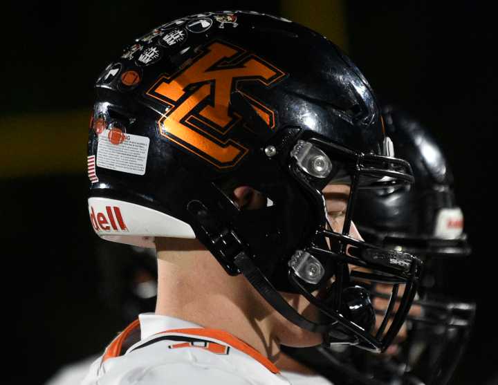 Kalama shuts out Castle Rock 33-0 to clinch playoff berth