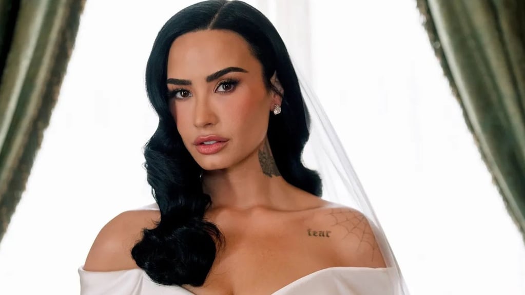 Demi Lovato compartió una foto en el set de “Camp Rock 3″ y crecen los rumores de un cameo