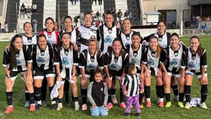 FÚTBOL FEMENINO Y RESERVA . Alumni Azuleño y Sportivo Piazza, los líderes
