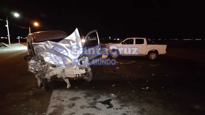 Choque frontal en la avenida Asturias, dejó un conductor internado