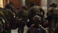 Arrestan a manifestantes frente a instalaciones de ICE en Portland