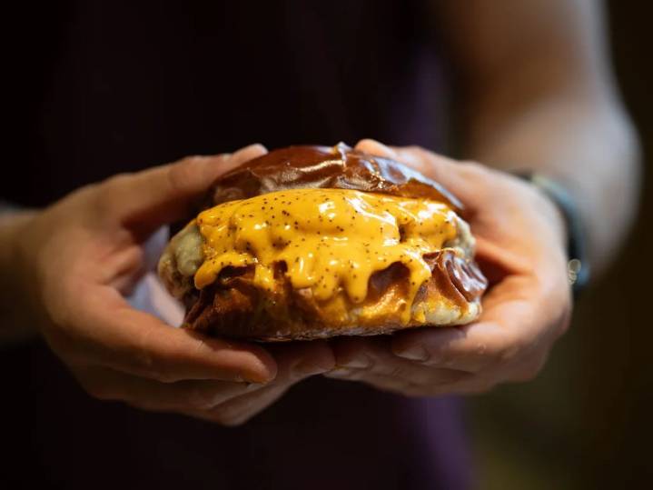 ‘The Champions Burger’ amplía su visita en Albacete por el éxito de la primera semana