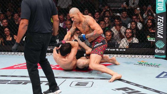Cuánto ganó Alex Pereira por noquear a Ankalaev en 80 segundos