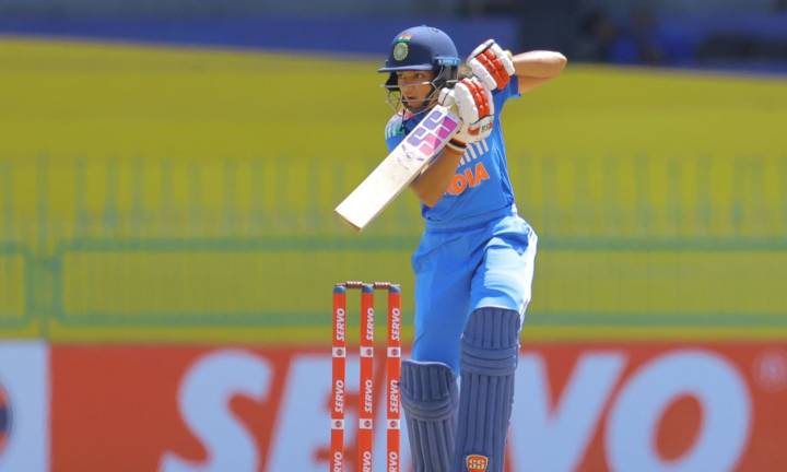 Mandhana is pretty good with calculations; conversations in middle are simple, says Rawal