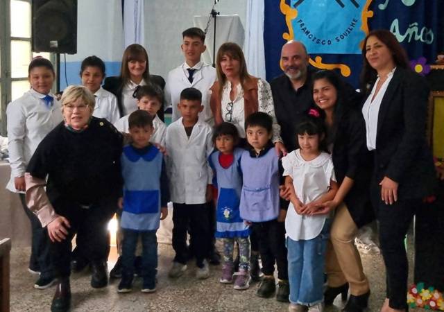 LA EDUVIGIS: Provincial Acompañó Los 90 Años De La Escuela N° 278 “Francisco Souilhe”