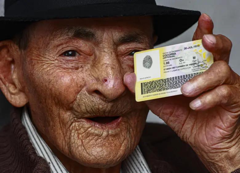 Falleció don Julio Saldarriaga, el hombre más longevo de Colombia