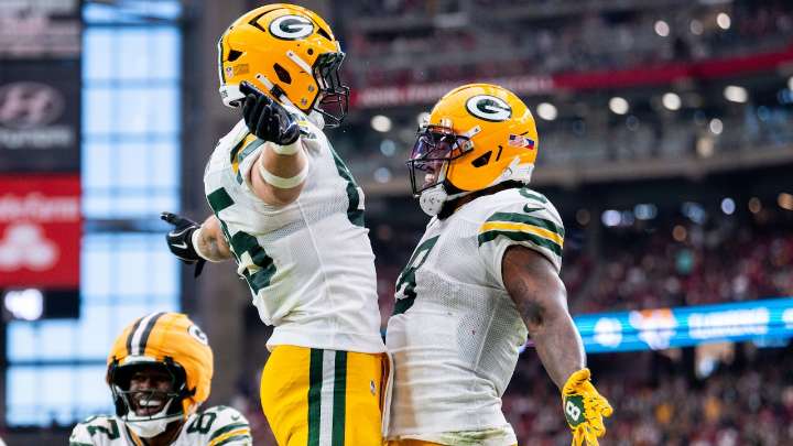 Packers vs. Steelers preview : DraftKings SNF parlay featuring Jordan Love and Josh Jacobs