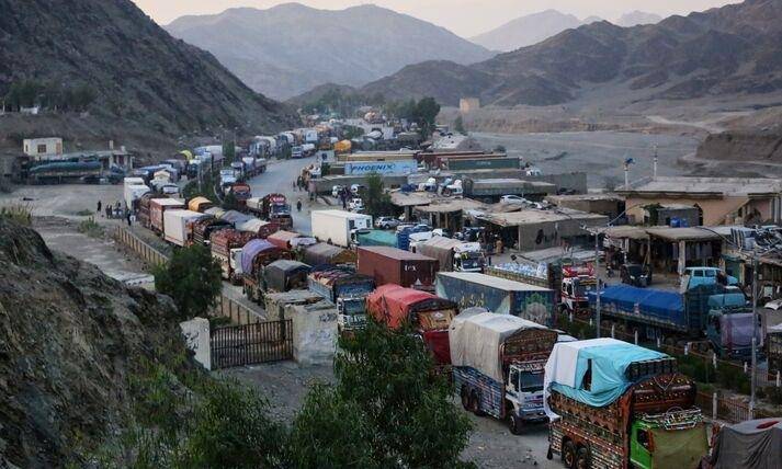 Pak-Afghan forces clash again on border, dozens killed