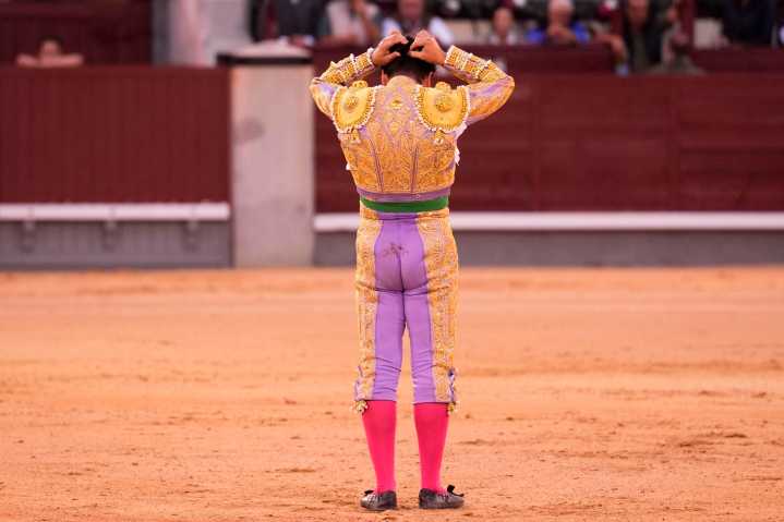 Morante de la Puebla se retira tras cortar dos orejas en Las Ventas