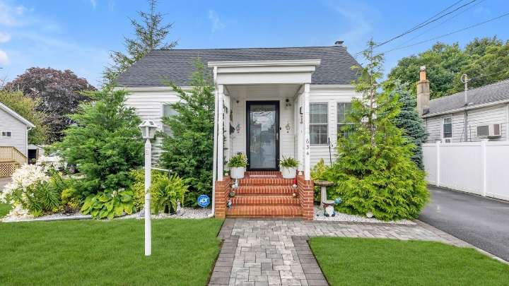 Starter homes on Long Island becoming 'endangered species'