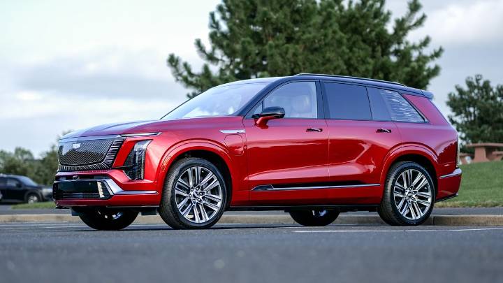 I drove the 2026 Cadillac Vistiq for a week — and it’s just the right mix of luxury and value