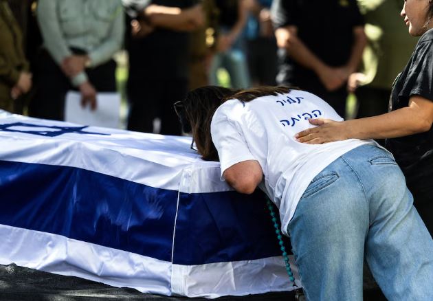 Israel acusa a Hamas de entregar restos equivocados de un rehén