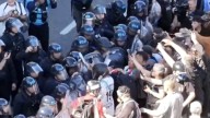 Incidentes y detenidos afuera del Congreso en medio de una sesión caliente