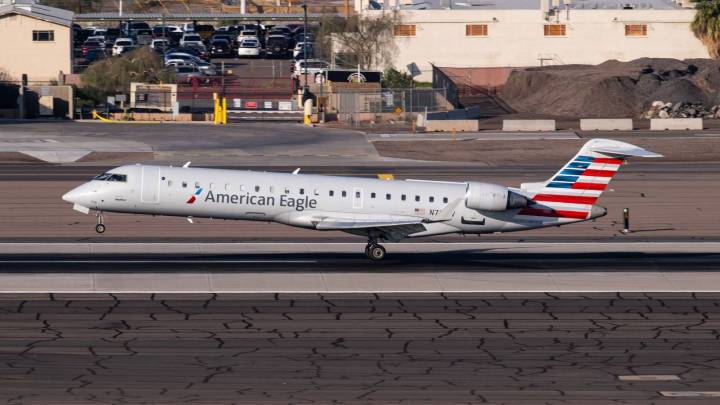 Oops: American Eagle CRJ900 Drenched In Fuel After Ground Worker Loses Control Of Hose